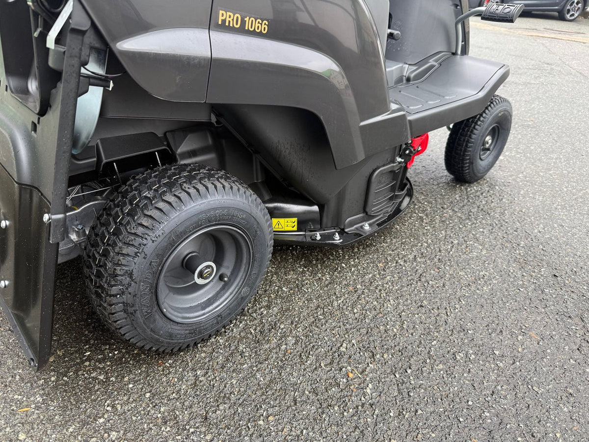Black Edition Pro 1066 ES Aufsitzmäher